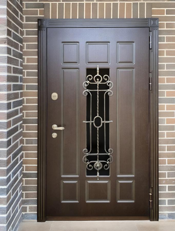 Дверь для дома