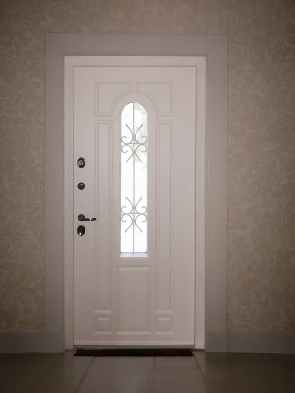 Белая с узким окном