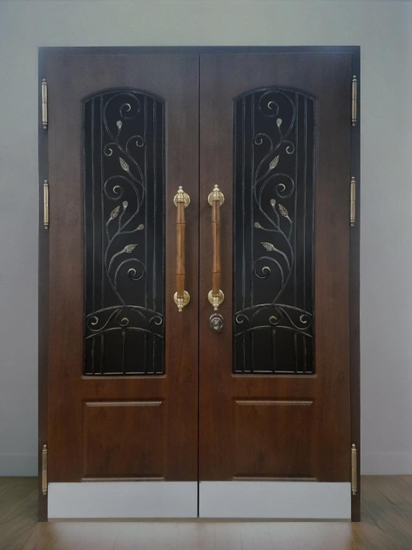 Двустворчатая дверь с ковкой