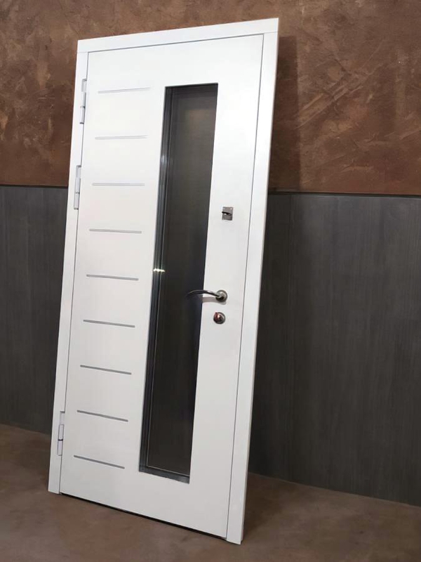 Со стеклом и молдингами