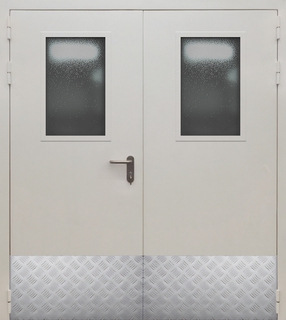 Остекленная двустворчатая пожаростойкая дверь EI-60 с отбойными пластинами Остекленная двустворчатая пожаростойкая дверь EI-60 с отбойными пластинами