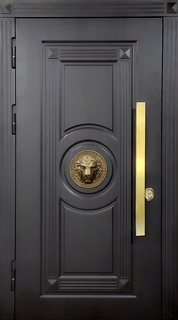 Стальная термодверь с бугельной ручкой и чеканкой «лев» (панели МДФ с фрезеровкой)