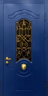 Остекленная термодверь с кованой решеткой и синими панелями МДФ RAL