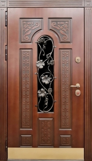 Уличная термодверь со стеклом, отбойником и ковкой «виноград» (отделка МДФ)